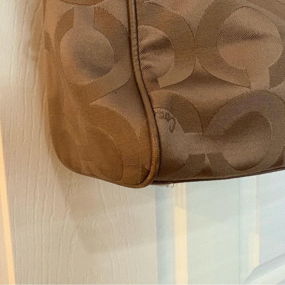 EUC Coach Signature Jacquard Satchel Tan Beige - Picture 8 of 13